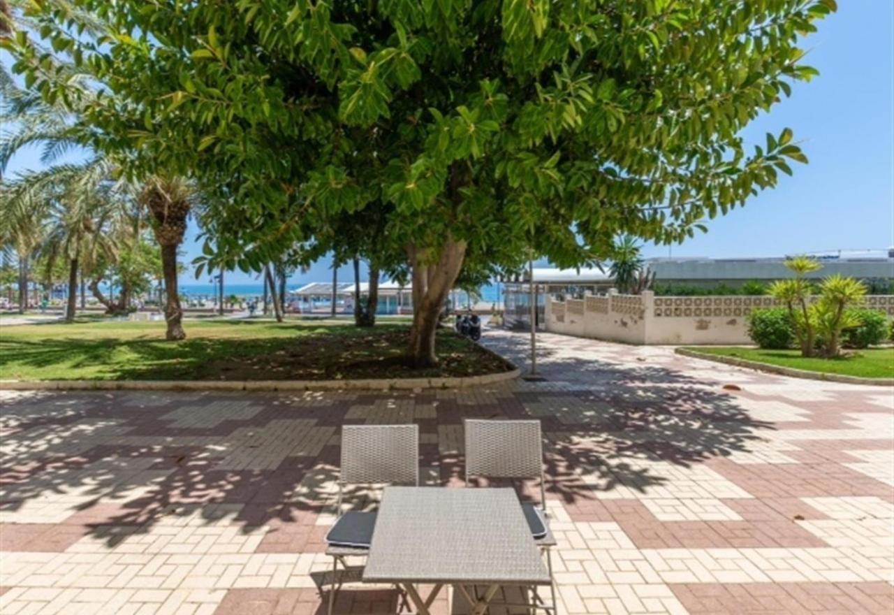Beach Apartment Montemarcarihuela Torremolinos Kültér fotó